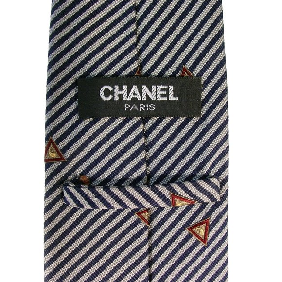 CHANEL Diagonal Stripe Silk Silver Navy Necktie w Triangles, Paisleys 55" - Picture 6 of 6